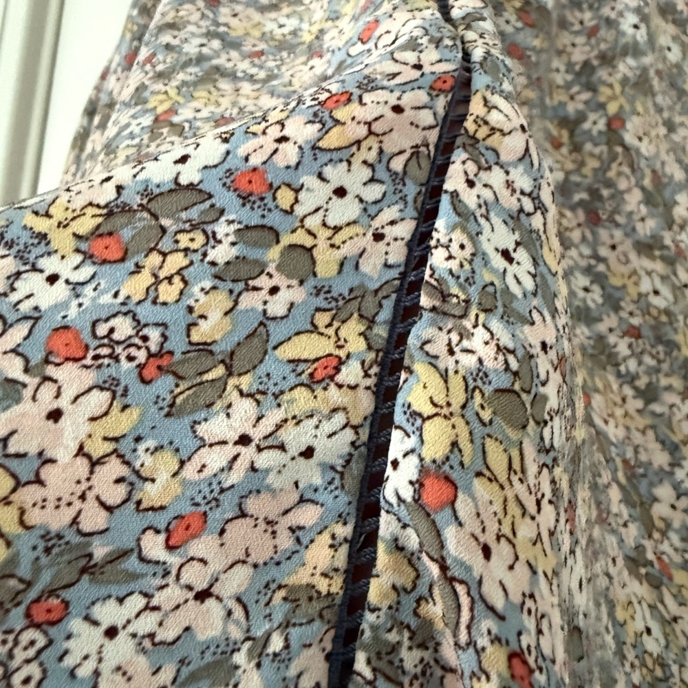 Floral Print Women's Top - Picture 2 of 5